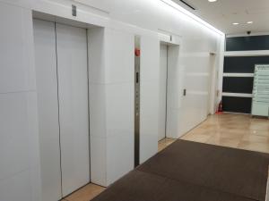 御堂筋武田ビルエレベーター