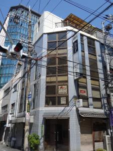 衣笠（きぬがさ）ビル外観