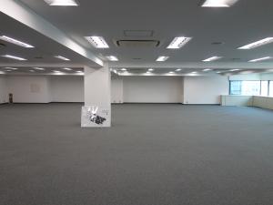 南海難波御堂筋ウエストビル室内
