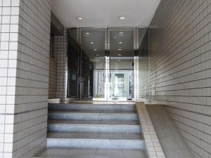 アストレア内淡路ビルエントランス