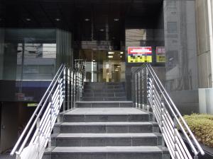 ＣＳＴ大阪ビルエントランス階段