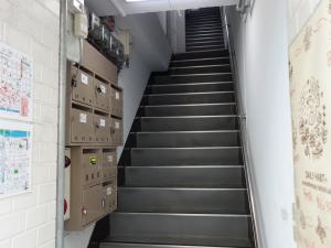 日宝ニュー大手ビル階段