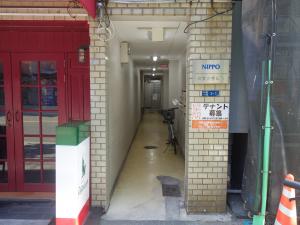 日宝大手ビルエントランス
