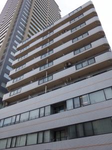クレピス２１ビル外観