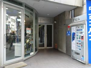 浅野ビルエントランス