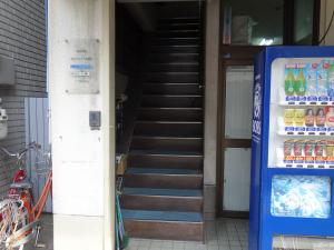 トヨサキジムビル階段