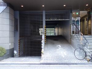 大建設計大阪ビルＷＥＳＴ駐車場