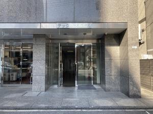 テック新大阪ビル　ビル玄関