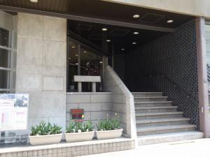 大阪商工ビルエントランス