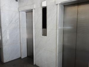 北浜清友会館ビルエレベーター