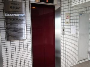 本町橋西ビルエレベーター