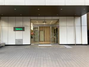 タニコー新大阪ビル　ビル玄関