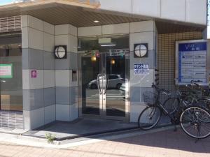 ヴィラ島町ビルエントランス