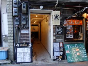 岡崎ビルエントランス