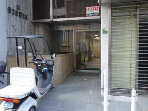 絹笠新興ビルエントランス