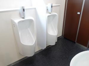肥後橋ＩＫビル男子トイレ