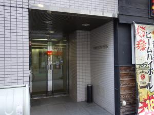 平野町グランドビルエントランス