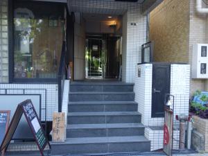 ＭＮ中央区ビルエントランス階段