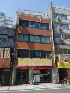 難波中ビル外観