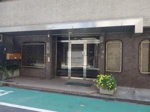 大阪ニット会館ビルエントランス