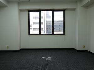 ＮＡＮＥＩ本町ビル室内