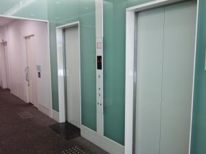 アイ・プラス江戸堀ビルエレベーター