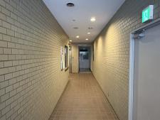 ユニ老松ビル１階共用部