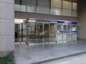 梅田プラザビル別館エントランス