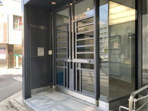 堺東高橋ビル正面エントランス