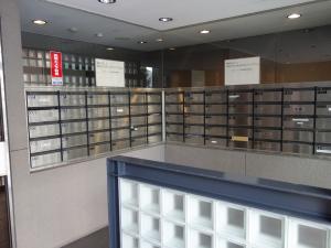 グランコープ東高麗橋郵便ポスト