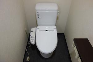 フリーエースビル温水洗浄便座