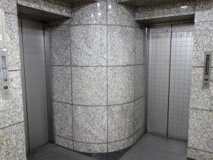 新大阪第一ビルエレベーター