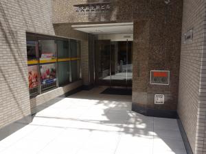 新大阪生原ビルエントランス