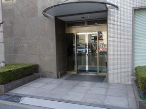 シオノギ道修町ビルエントランス