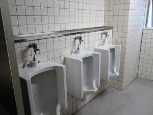 ピカソ堺筋本町ビル男子トイレ