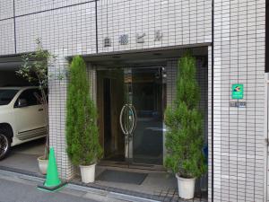 白柳ビルエントランス
