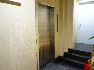 ＡＸＩＳ南森町ビル別館エレベーター