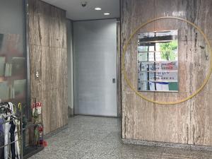 法研ビル　エントランス