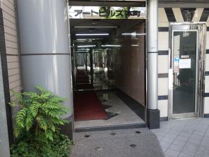 アートヒルズ本町ビルエントランス