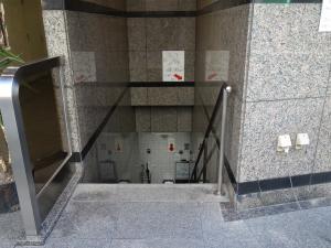Ｔ．Ｔビル２号館新町地下階段