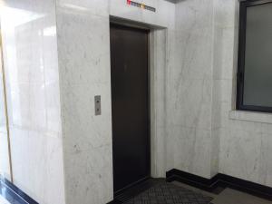アクシス本町ビルエレベーター