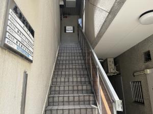 永田ビル別館　ビル入口階段