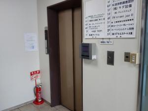 長堀ビルエレベーター