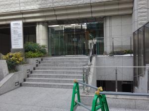 中央博労町ビルエントランス