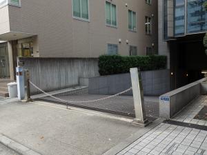 飛栄創建ビル駐車場