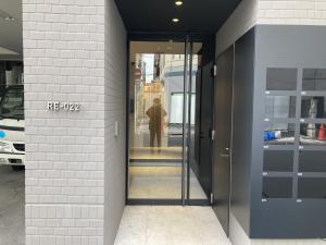 ＲＥ－０２２　ビル玄関