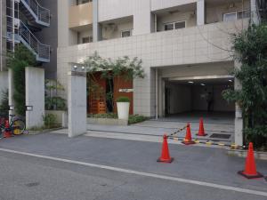 エスティメゾン瓦町ビルエントランス