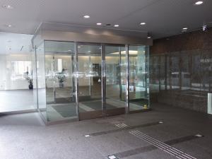 明治安田生命肥後橋ビルエントランス