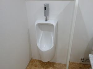 平野町ときわビル男子トイレ