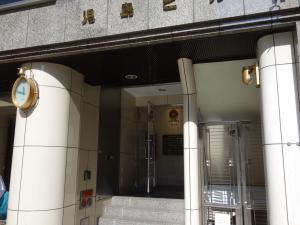 児島ビルエントランス